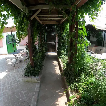 Flavia Bed & Breakfast 4*