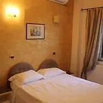 Flavia Bed & Breakfast 4*